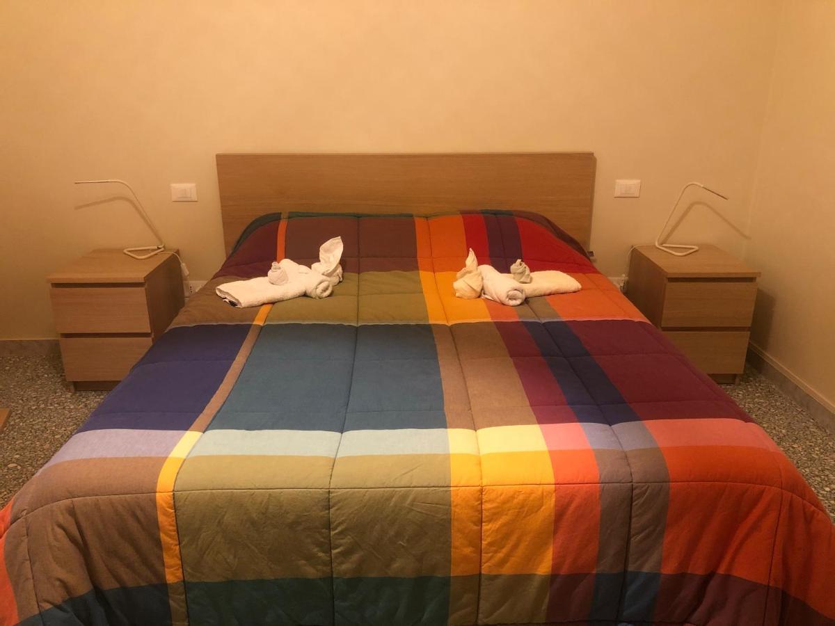Dany'S Home Ливорно Екстериор снимка